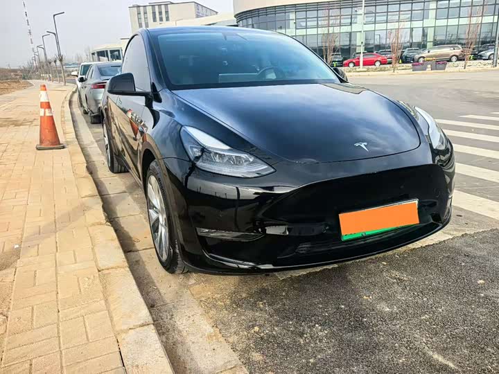 Фото 2 - Tesla Model Y
