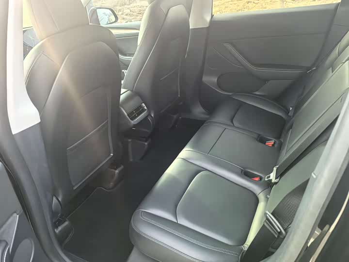 Фото 6 - Tesla Model Y