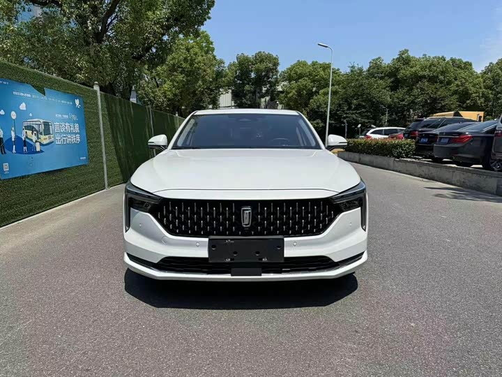 Фото 2 - Bestune B70