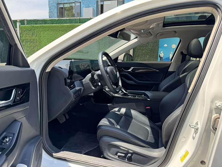 Фото 4 - Bestune B70