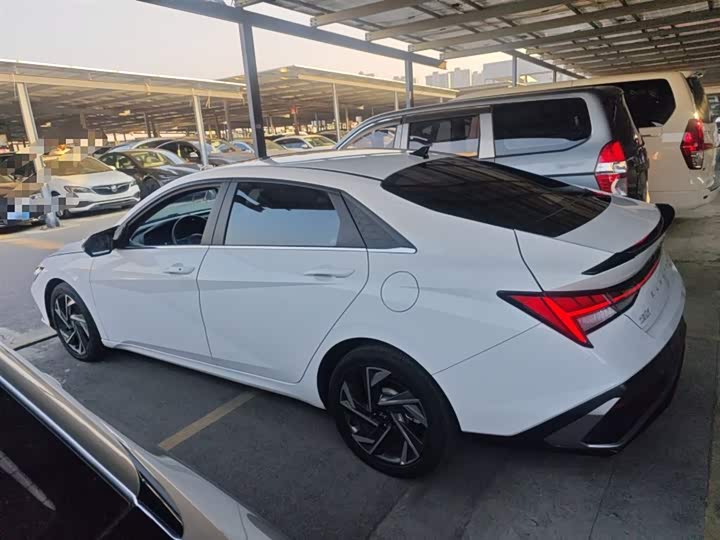 Фото 5 - Hyundai Elantra N line