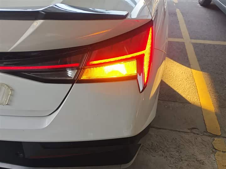 Фото 8 - Hyundai Elantra N line