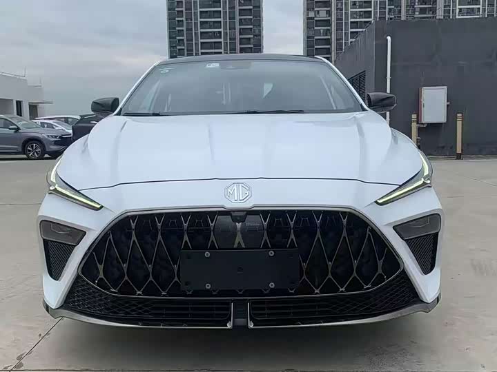 Фото 2 - MG Motor 5 Scorpio