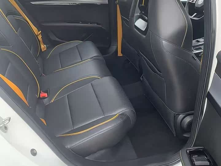 Фото 9 - MG Motor 5 Scorpio