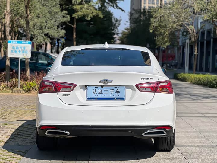 Фото 4 - Chevrolet Malibu XL