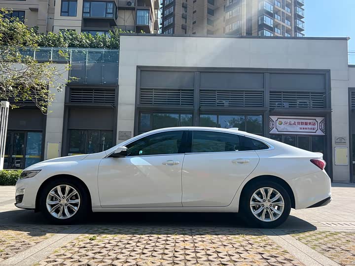 Фото 8 - Chevrolet Malibu XL