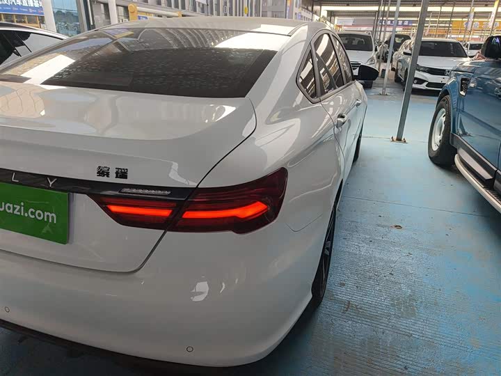 Фото 8 - Geely Binrui