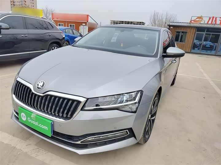 Фото 1 - Skoda Superb