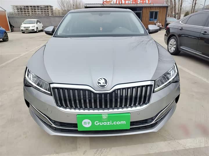 Фото 3 - Skoda Superb