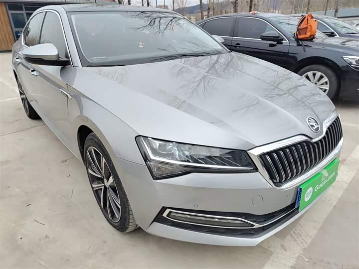 Фото 4 - Skoda Superb
