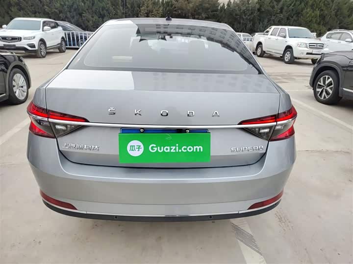 Фото 6 - Skoda Superb