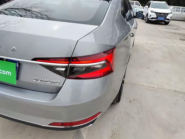 Фото 8 - Skoda Superb