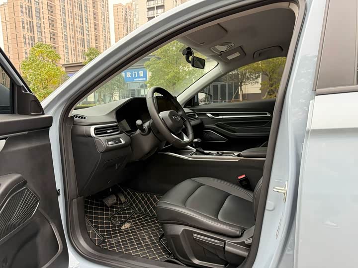 Фото 4 - Geely Emgrand