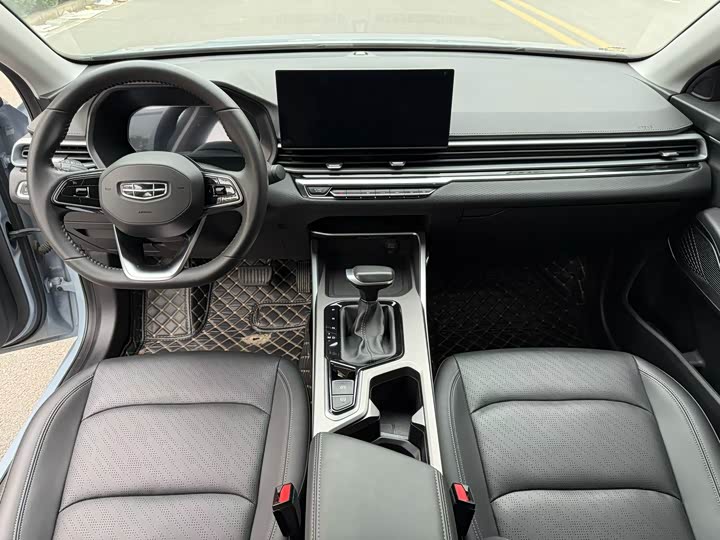 Фото 8 - Geely Emgrand