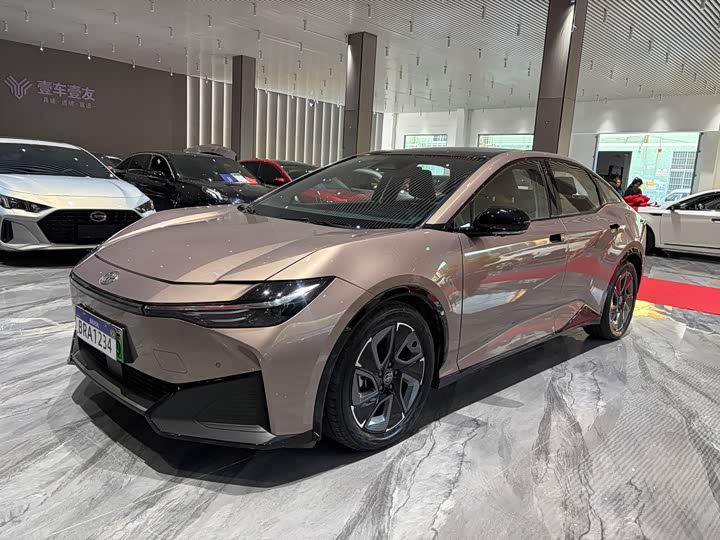 Фото 2 - Toyota bZ3