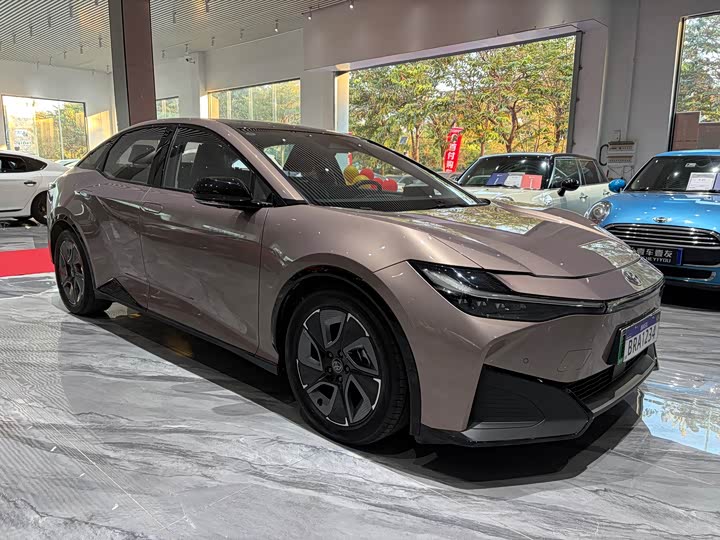 Фото 4 - Toyota bZ3