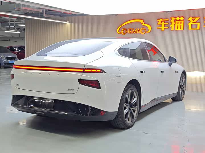 Фото 8 - XPeng P7