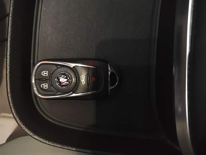 Фото 9 - Buick GL8 ES