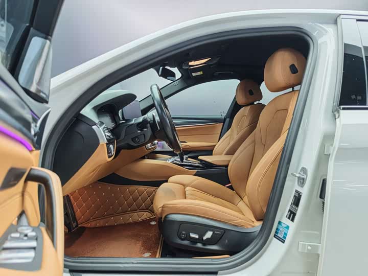 Фото 8 - BMW 5 Series