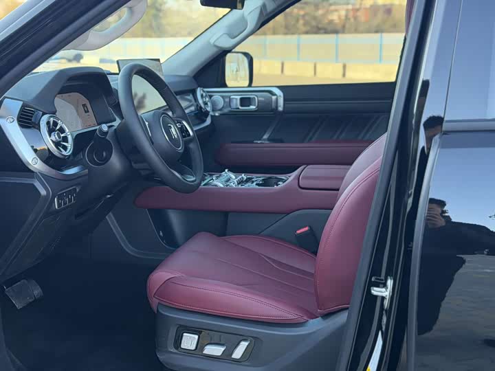 Фото 7 - Tank 400 Hybrid