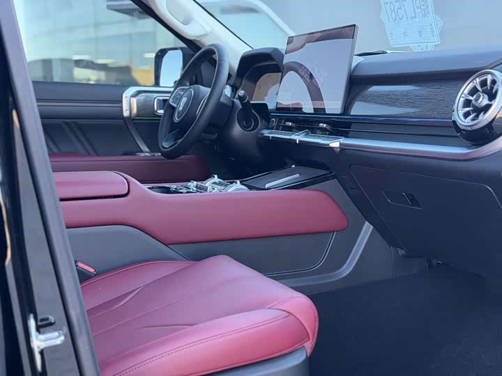 Фото 8 - Tank 400 Hybrid