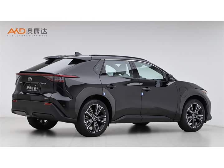 Фото 3 - Toyota bZ4X