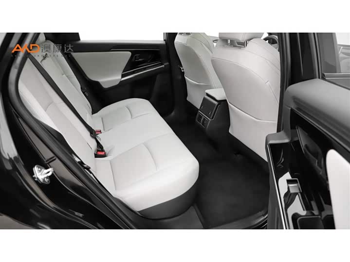 Фото 8 - Toyota bZ4X