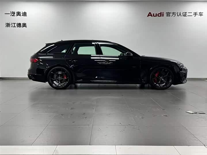 Фото 3 - Audi RS 4