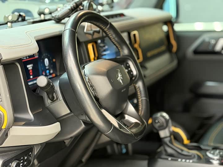 Фото 5 - Ford Bronco