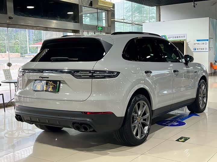 Фото 4 - Porsche Cayenne Hybrid