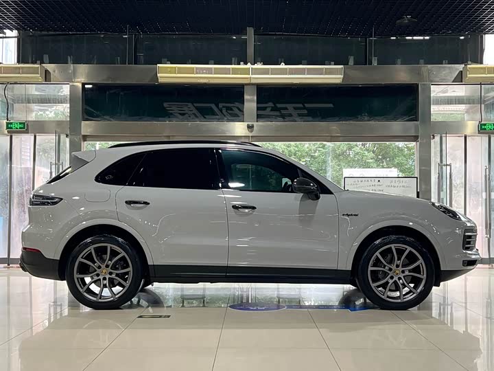 Фото 7 - Porsche Cayenne Hybrid