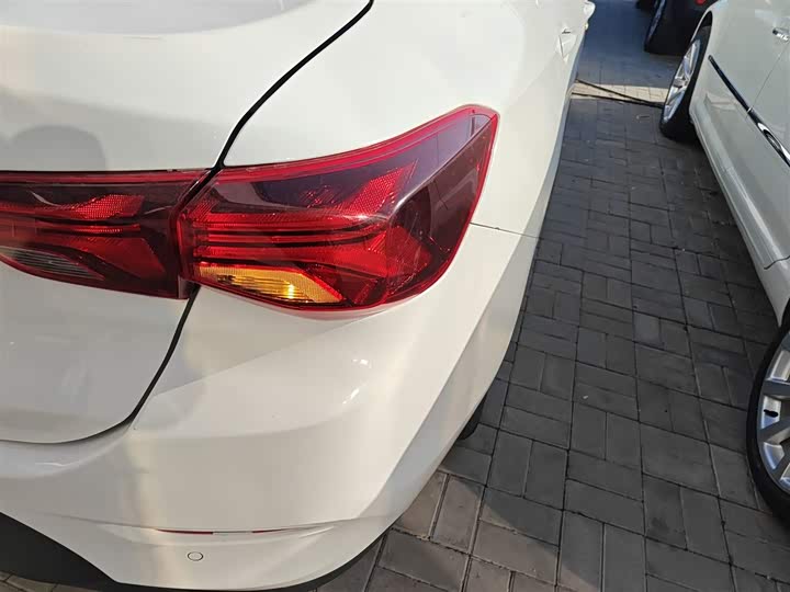 Фото 8 - Chevrolet Onix (Cavalier)