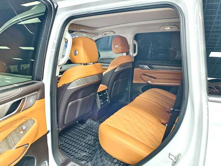 Фото 6 - Tank 500 Hybrid