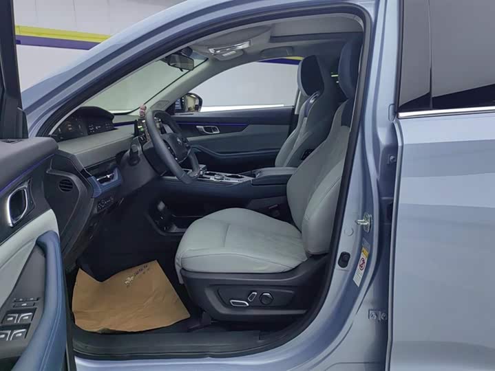 Фото 9 - Changan UNI-K Hybrid