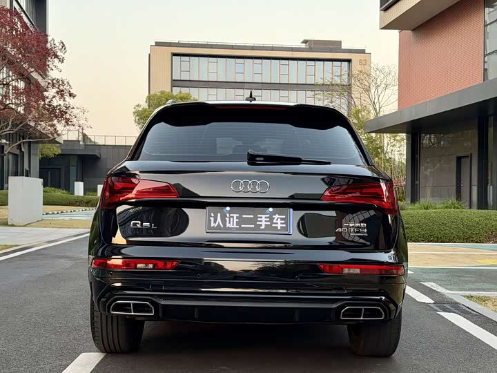 Фото 3 - Audi Q5L