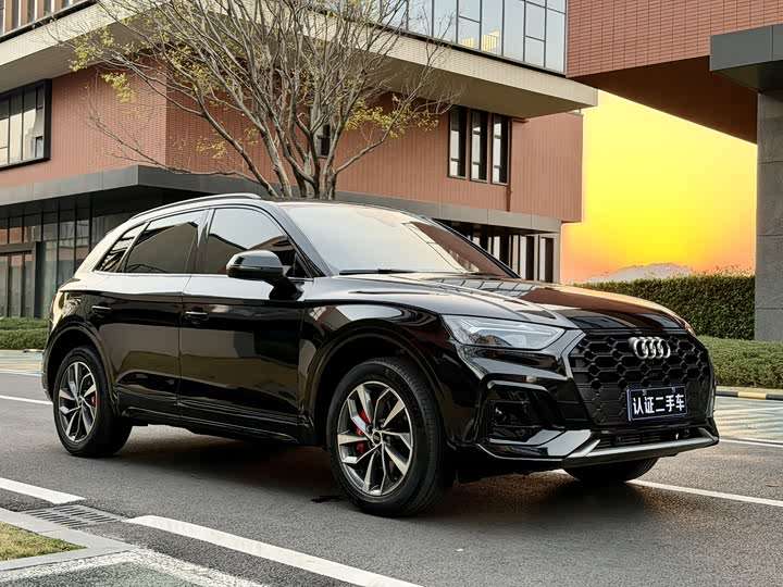 Фото 5 - Audi Q5L