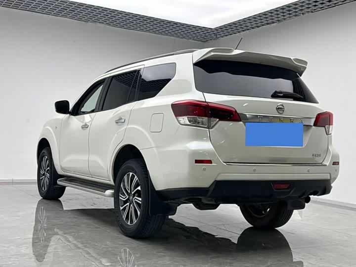 Фото 5 - Nissan Terra