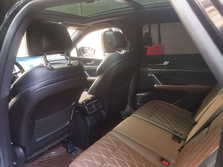 Фото 9 - BYD Tang Hybrid/EV