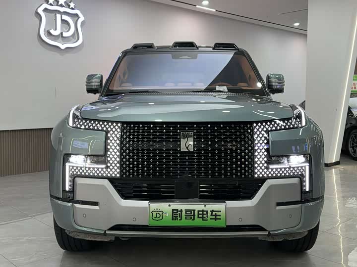 Фото 2 - BYD Yangwang U8