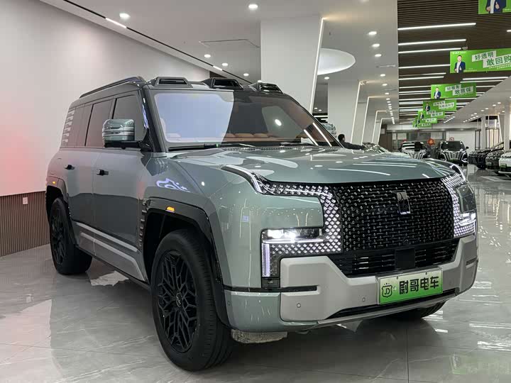 Фото 3 - BYD Yangwang U8