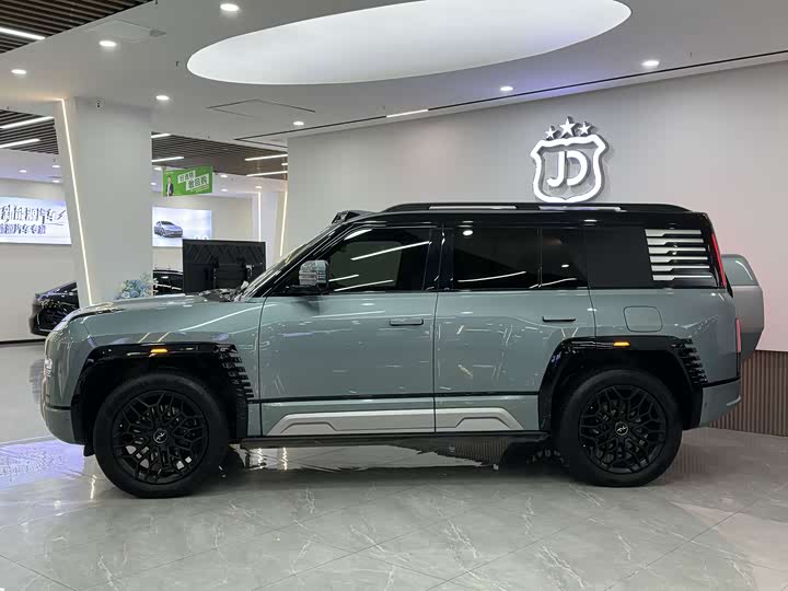 Фото 4 - BYD Yangwang U8