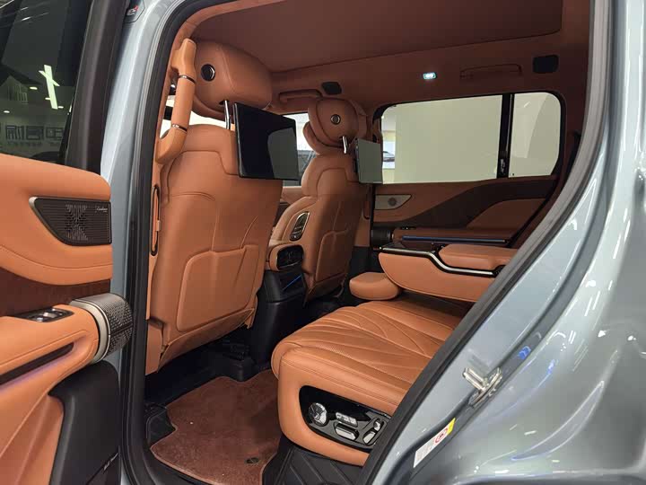 Фото 9 - BYD Yangwang U8