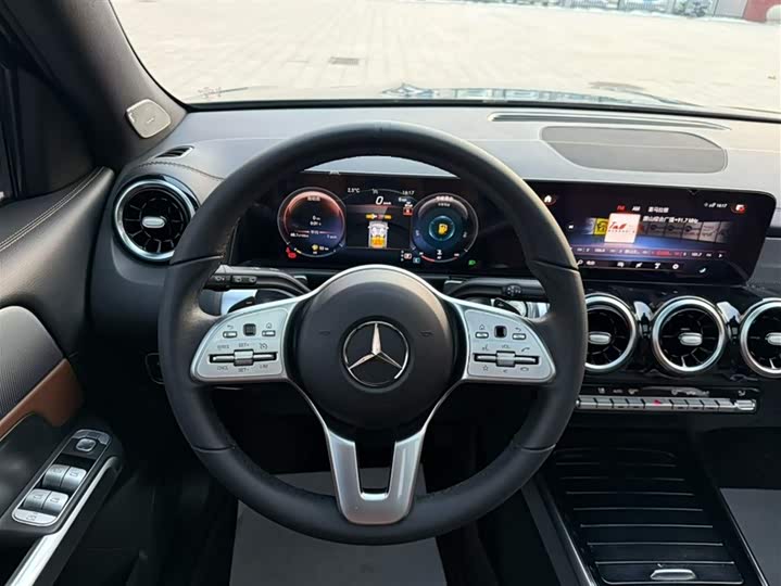 Фото 9 - Mercedes-Benz GLB-Class