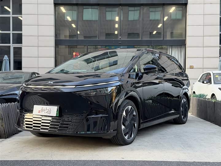 Фото 1 - XPeng X9