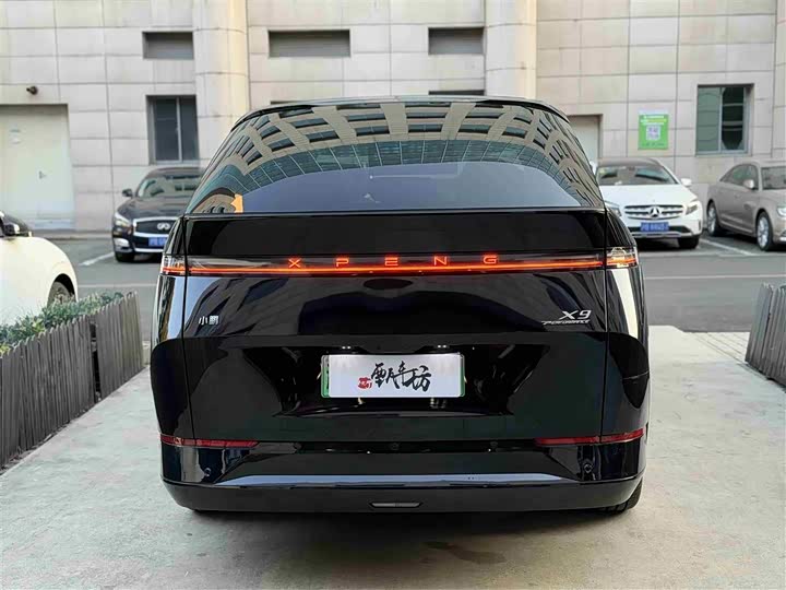 Фото 4 - XPeng X9