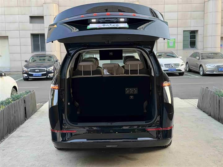 Фото 6 - XPeng X9