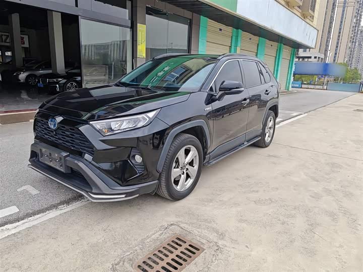 Фото 2 - Toyota RAV4