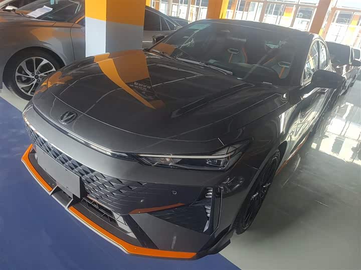 Фото 2 - Changan UNI-V