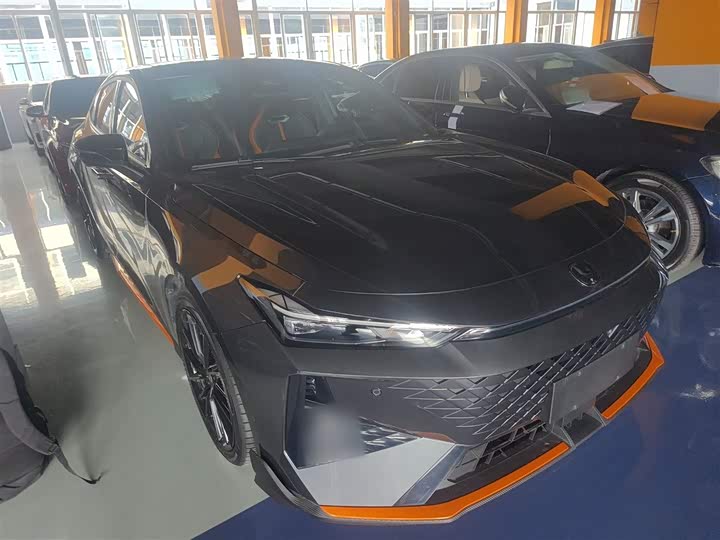 Фото 4 - Changan UNI-V