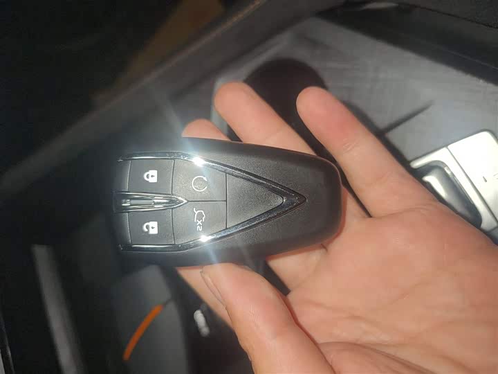 Фото 9 - Changan UNI-V